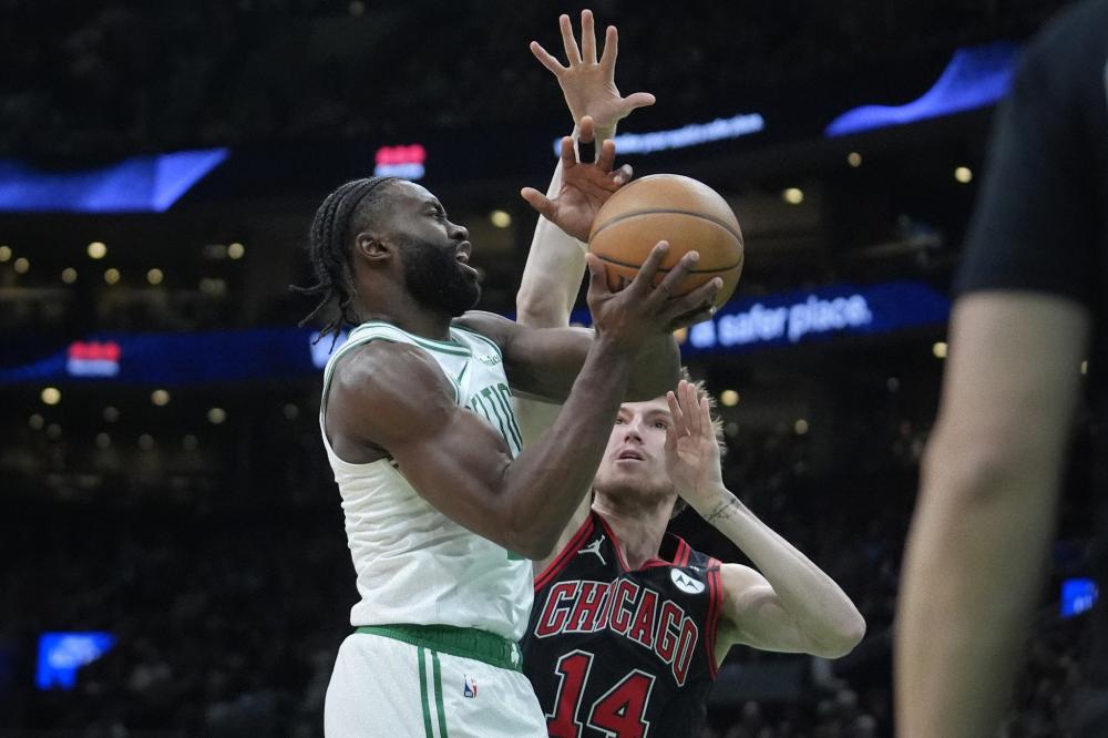 在中场断球 在中场断球